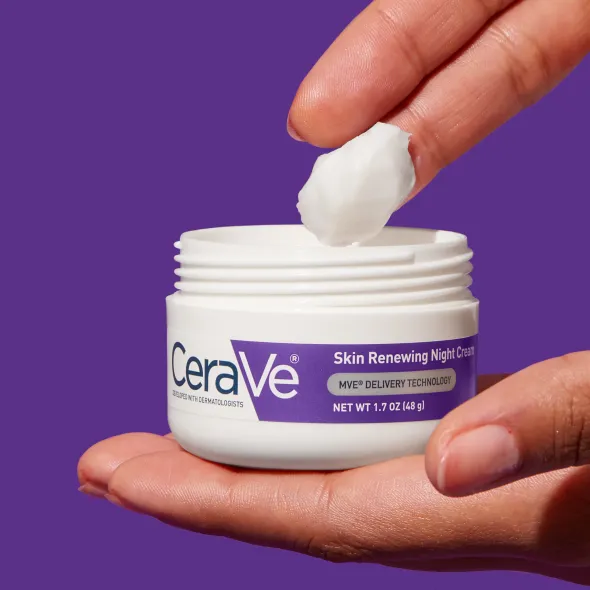 Crema Viso CeraVe Skin Renewing con Peptidi, anti-età