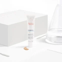 EAU THERMALE AVENE HYDRANCE BB CREMA LEGGERA 40 ML