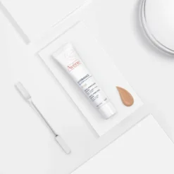 EAU THERMALE AVENE HYDRANCE BB CREMA RICCA 40 ML