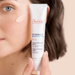 EAU THERMALE AVENE HYDRANCE BB CREMA RICCA 40 ML